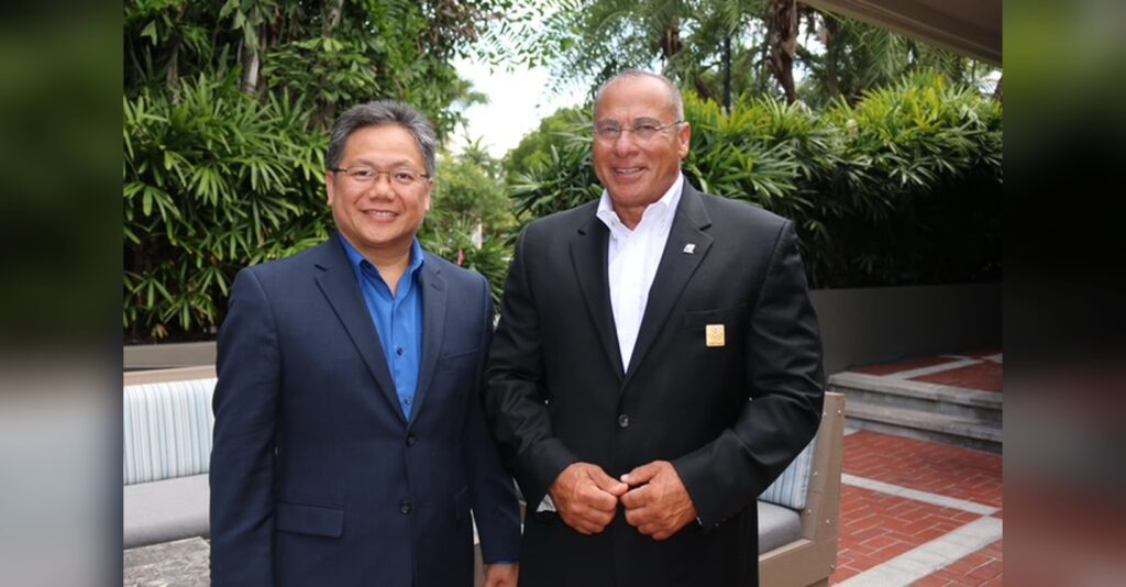 Tam Le, Founder and Chairman of Tecport Optics, with Dr. Nabil El-Hag, Vice Chairman of Tecport Optics